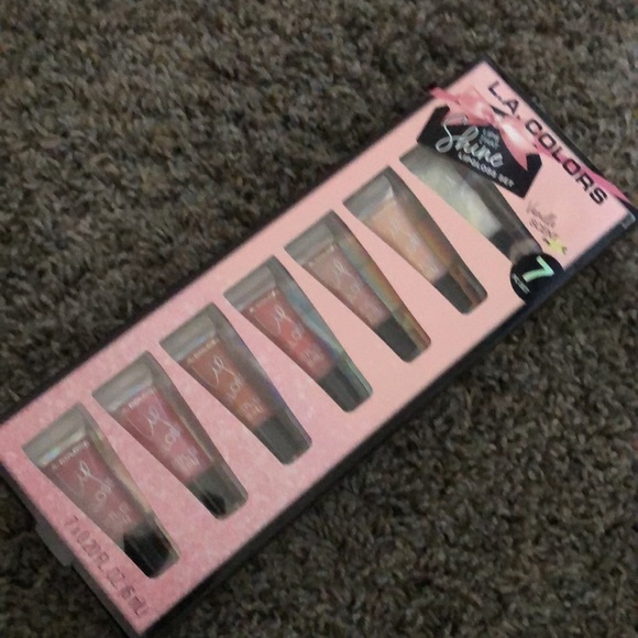 L.A. colors 7 pc set. NWT vanilla scent. Lipgloss - Picture 2 of 6
